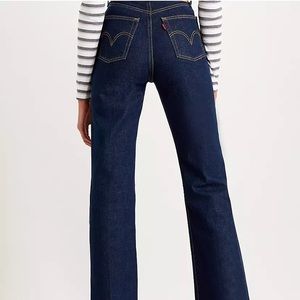 Levi's® Premium
RIBCAGE BOOTCUT WOMEN'S JEANS